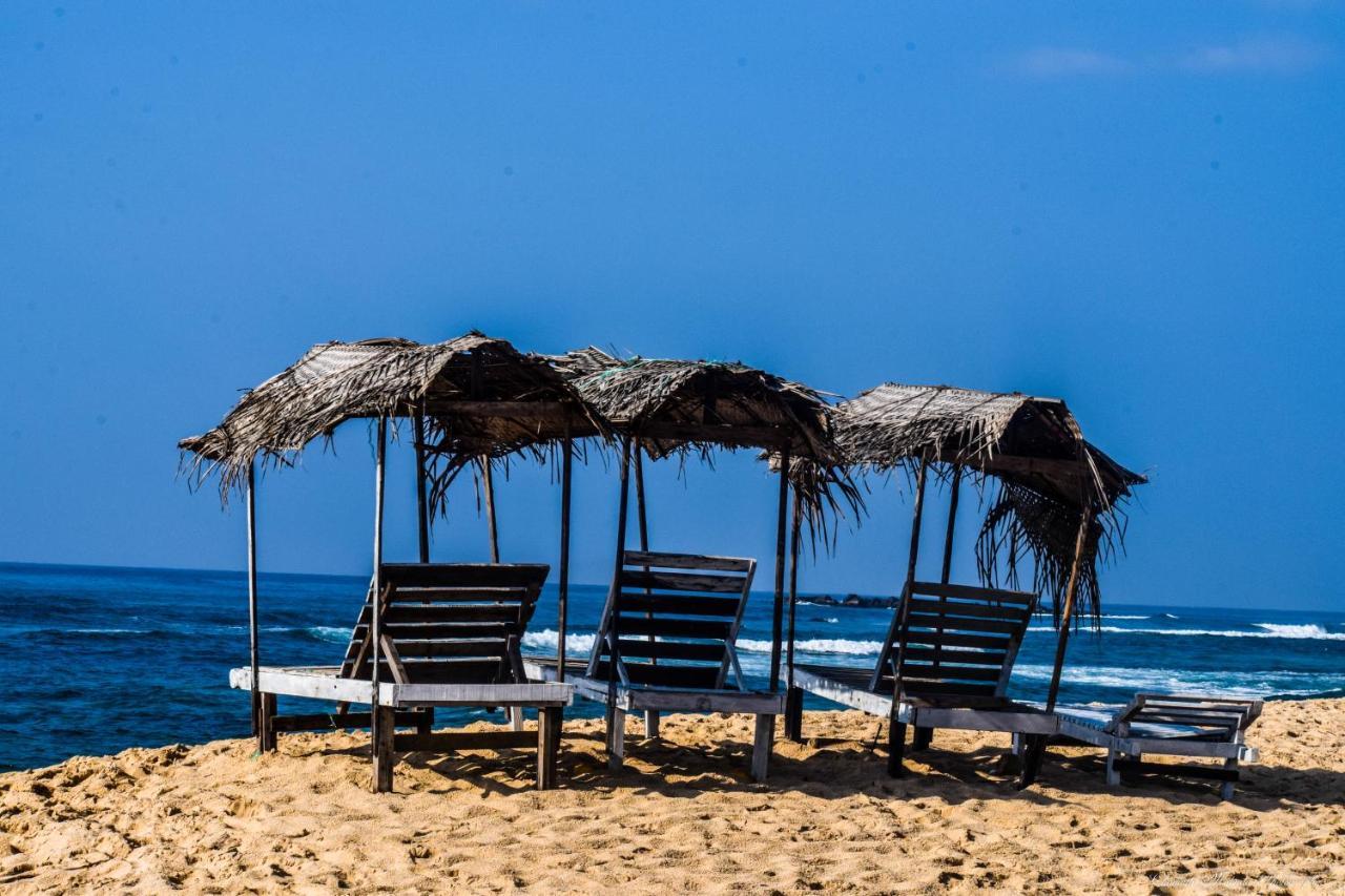 Tenasi Beach Resort Ahangama Extérieur photo